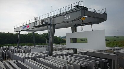 CERTEX-GH portalkran opsat hos betonelement producent