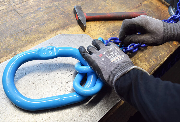 Sustainable operations making chainslings | © CERTEX Danmark A/S Sustainable operations making chainslings | © CERTEX Danmark A/S