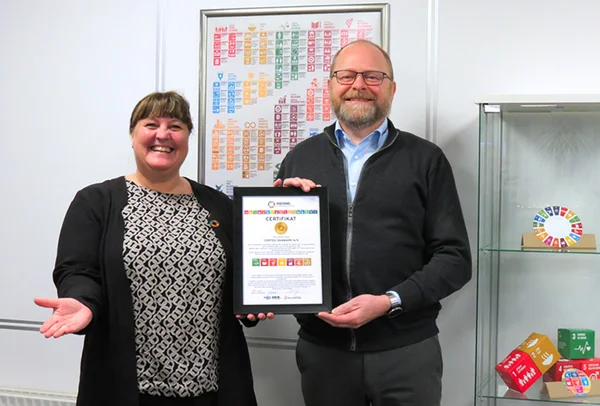 Majbritt og Carl-Marten med diplom | © CERTEX Danmark A/S