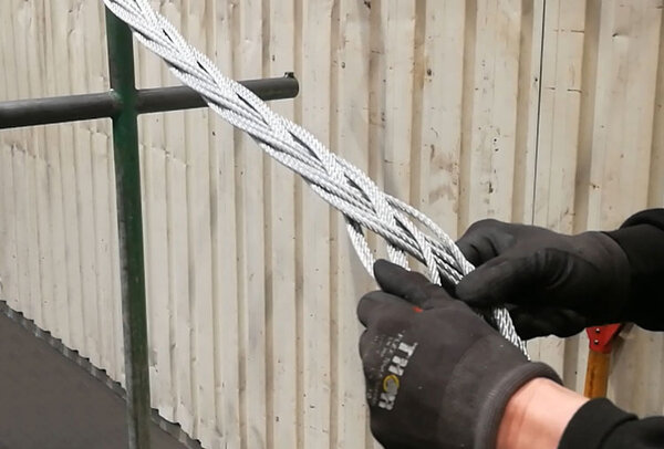 Braiding of flatbraidet wire rope sling