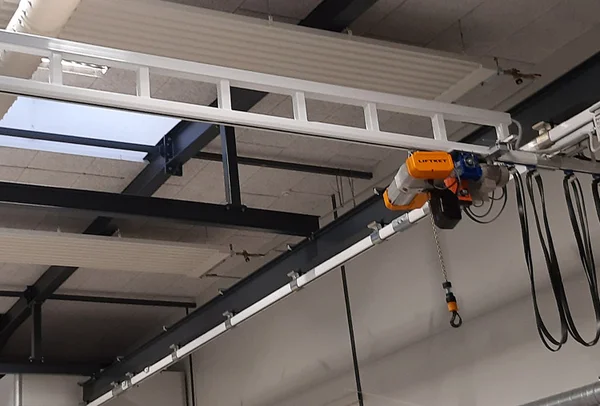 Light overhead crane for Dencker A/S