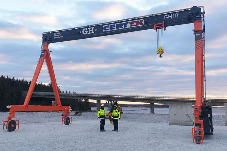 Selvkørende CERTEX-GH portalkran hos CERTEX-GH Cranes