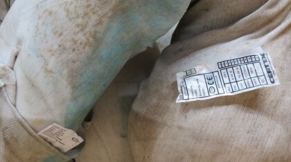 Torn label on heavy-lift round sling | © CERTEX Danmark A/S