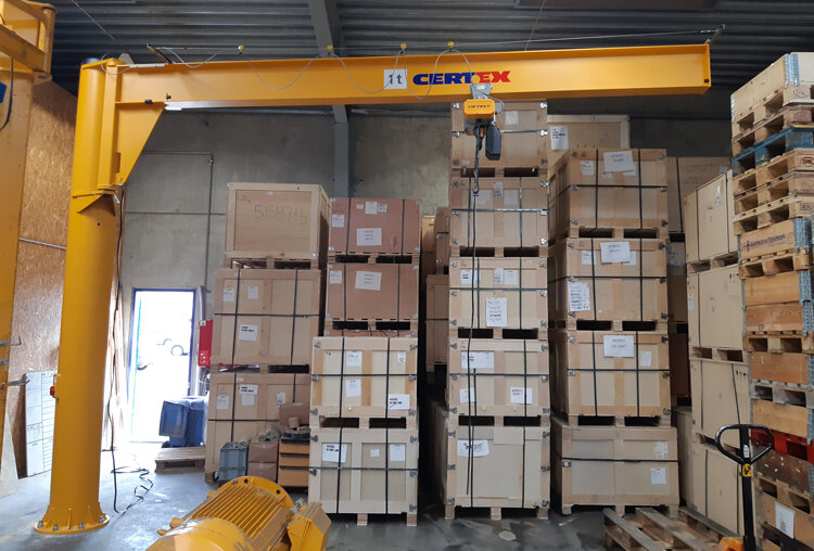 Jib crane low profile design