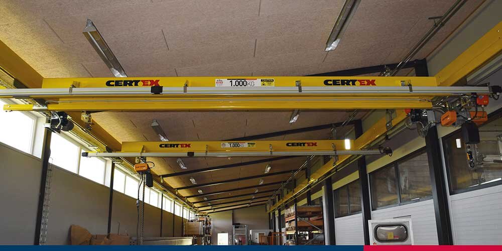 Light crane with a Liftket hoist | © CERTEX Danmark A/S Light crane with a Liftket hoist moves a Certex lifting beam | © CERTEX Danmark A/S