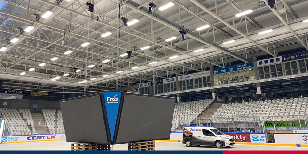 Service inspection of stage hoist in Frøs Arena