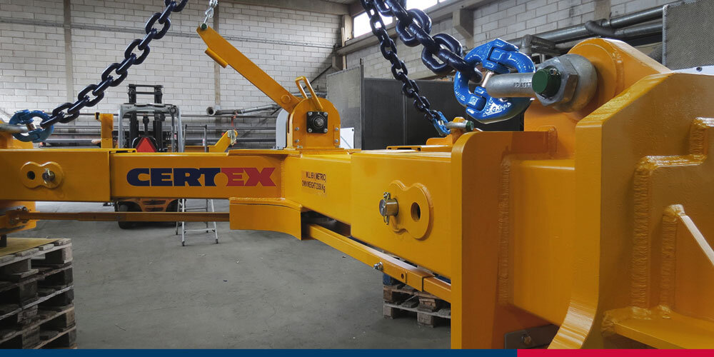 3-Leg lifting yoke | © CERTEX Danmark A/S 3-Leg lifting yoke with special features | © CERTEX Danmark A/S